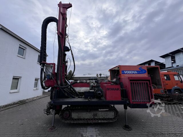 Vrtná souprava pro stavbu vrtů Bohak KL120