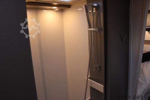 Przyczepa kempingowa/kamper Bürstner Lyseo TD 690 G Limited Edition