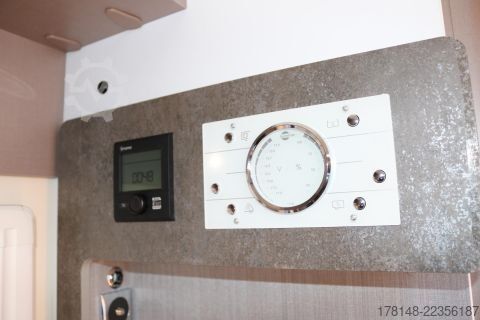 Przyczepa kempingowa/kamper Bürstner Lyseo TD 690 G Limited Edition