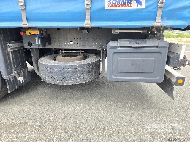Semirimorchio con telone Schmitz Cargobull Semitrailer Curtainsider Standard