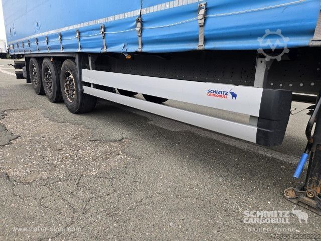 Semirimorchio con telone Schmitz Cargobull Semitrailer Curtainsider Standard