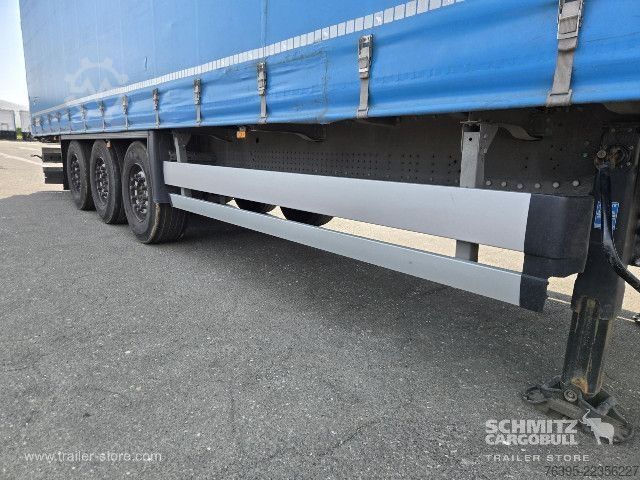 Semirimorchio con telone Schmitz Cargobull Semitrailer Curtainsider Standard