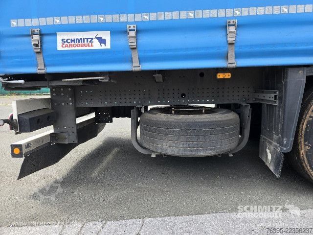 Semirimorchio con telone Schmitz Cargobull Semitrailer Curtainsider Standard