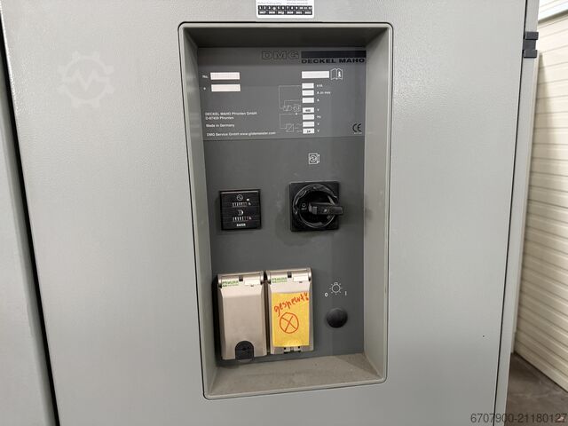 Centro de mecanizado universal Deckel Maho DMU 80 monoBLOCK