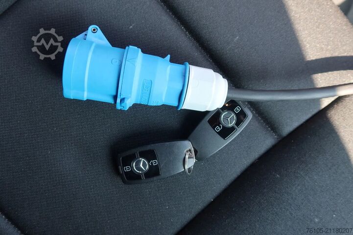 Koelwagen Mercedes-Benz Sprinter 317 Koel/Vries/Verwarmen met nachtaans...