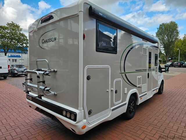 Camper semintegrato CHAUSSON 777 GA Titanium Ultimate Hubbett Solar Markise