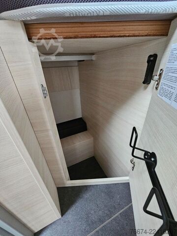 Camper semintegrato CHAUSSON 777 GA Titanium Ultimate Hubbett Solar Markise