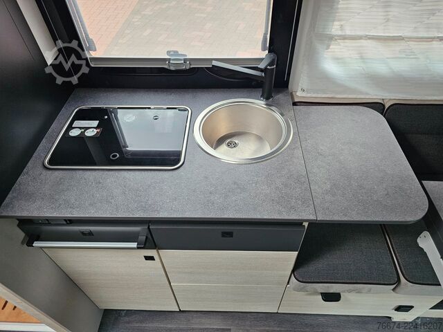 Camper semintegrato CHAUSSON 777 GA Titanium Ultimate Hubbett Solar Markise