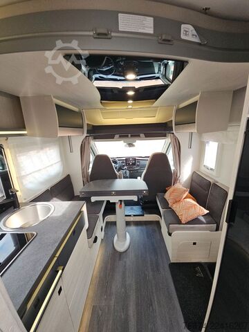 Camper semintegrato CHAUSSON 777 GA Titanium Ultimate Hubbett Solar Markise