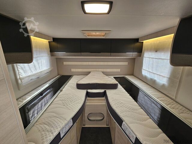 Camper semintegrato CHAUSSON 777 GA Titanium Ultimate Hubbett Solar Markise