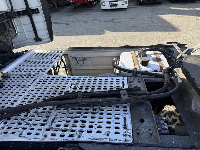 Tractor estándar Iveco sway 510