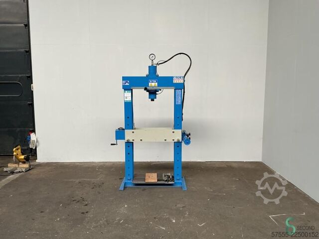 Presses hydrauliques OMCN P-30 tonnes /SA021 2023 OMCN 