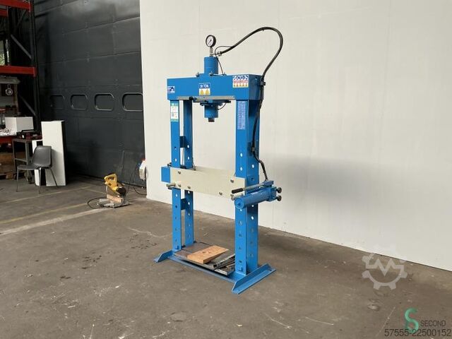 Presses hydrauliques OMCN P-30 tonnes /SA021 2023 OMCN 