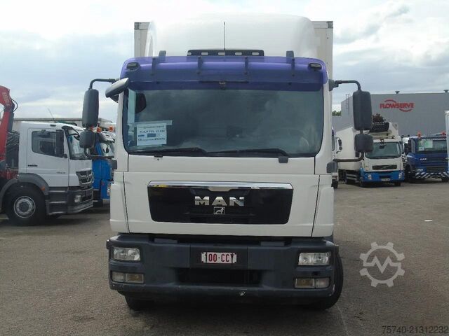 Bőrönd MAN TGM 15.250 + MANUAL + EURO 5 + LIFT