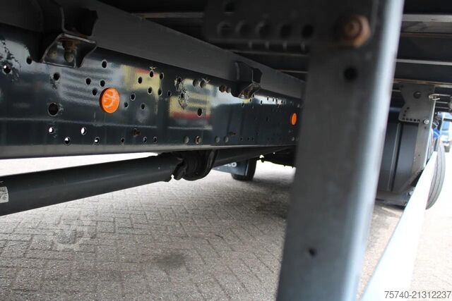 Kuffert Iveco Eurocargo 120E21 + LIFT + EURO 6 + 2 PIECES IN ...