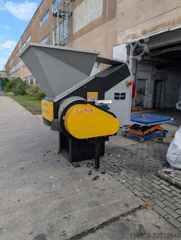 Egy tengelyes aprító Forrec AE 600/30