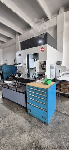 Dikey işleme merkezi HAAS UMC-750