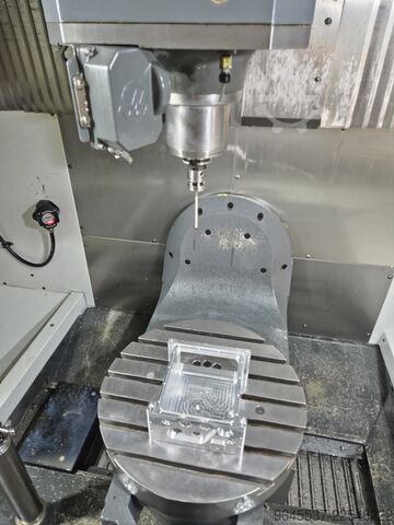 Dikey işleme merkezi HAAS UMC-750