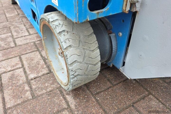 Scherenhebebühne Genie GS1932 Electric, Working Height 7.8 m, 227kg Capac