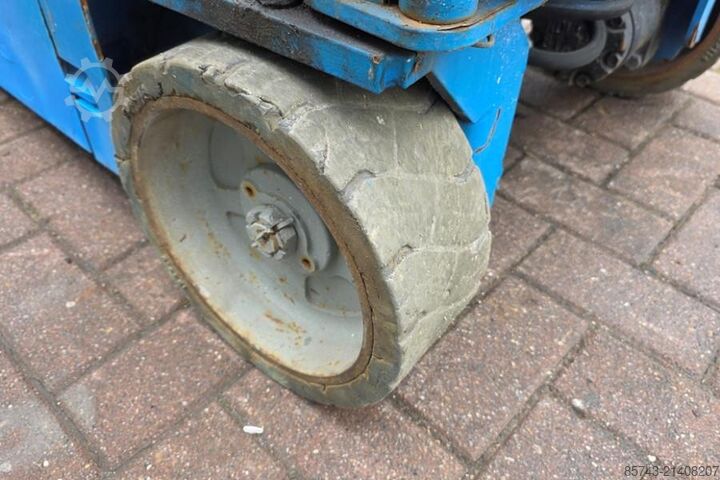 Scherenhebebühne Genie GS1932 Electric, Working Height 7.8 m, 227kg Capac
