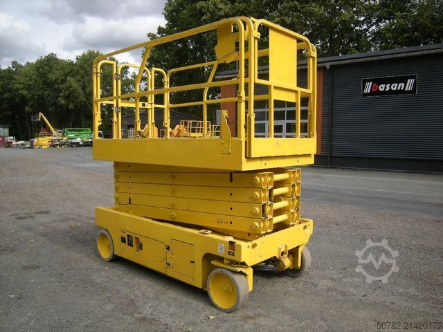 Arbeitsbühne GENIE GS 3246 Scherenarbeitsbühne 11,9 m