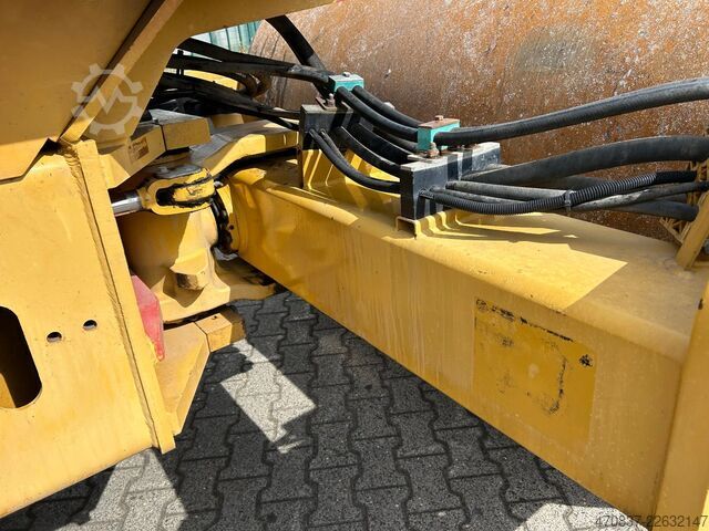 Envalsvält CATERPILLAR CS - 563 E / Walzenzug / 6 Zylinder / Planiersch