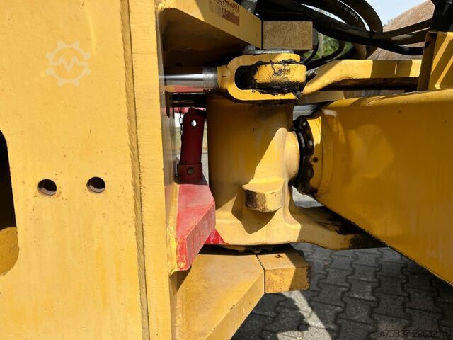 Envalsvält CATERPILLAR CS - 563 E / Walzenzug / 6 Zylinder / Planiersch