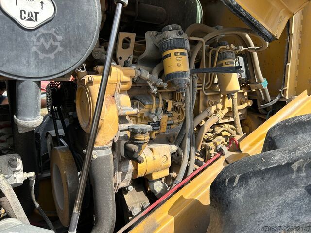 Envalsvält CATERPILLAR CS - 563 E / Walzenzug / 6 Zylinder / Planiersch