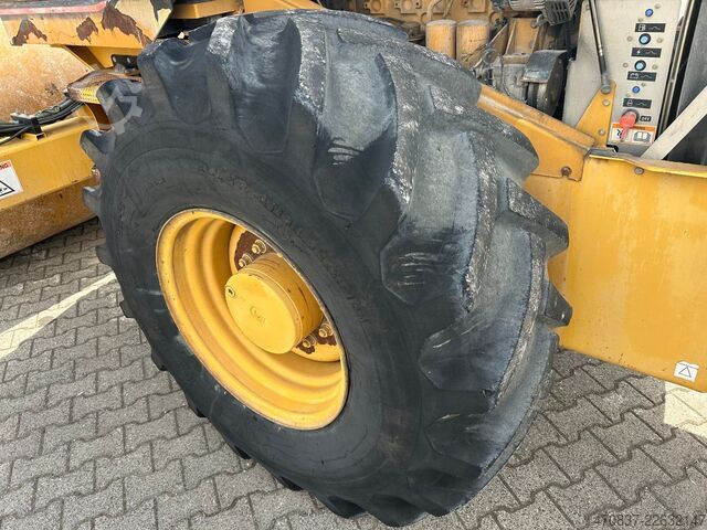 Envalsvält CATERPILLAR CS - 563 E / Walzenzug / 6 Zylinder / Planiersch