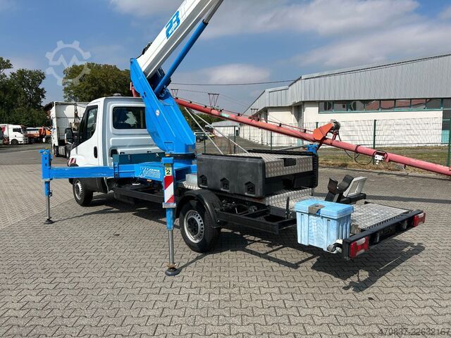 Kamyon üzeri eklemli platform IVECO Daily 35-12 / Socage 23 T + Funk / HomeButton