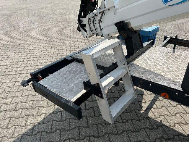 Kamyon üzeri eklemli platform IVECO Daily 35-12 / Socage 23 T + Funk / HomeButton
