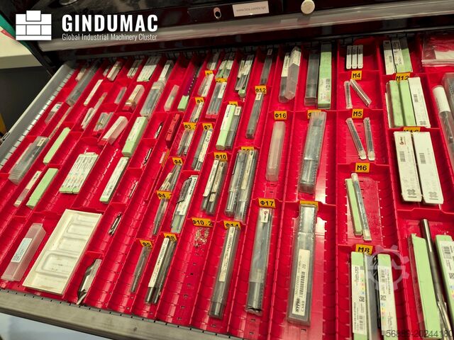 Máquina de torneamento horizontal DMG MORI CLX 550 V4