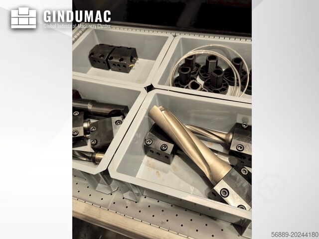 Máquina de torneamento horizontal DMG MORI CLX 550 V4