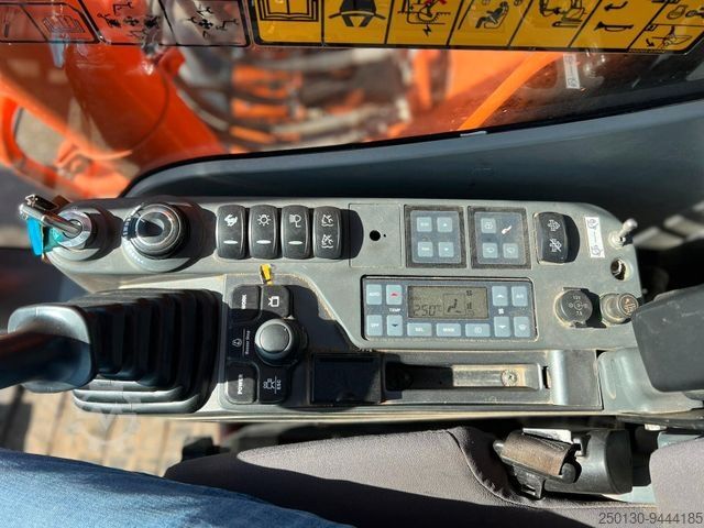 Chain excavator DOOSAN DX 225 Kettenbagger Verstellausleger,Klima