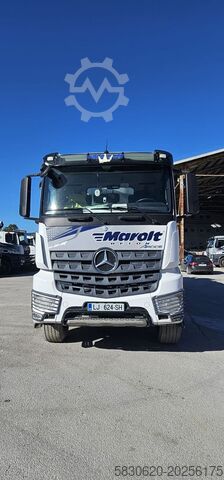Betonpompwagen Mercedes-Benz Arocs, Sermac 33