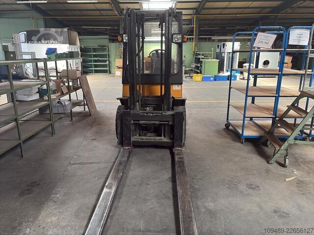 Gaffeltruck/ Jungheinich 3 ton gasdriven truck Jungheinrich TFG 30 /316 ZT - Gasstapler