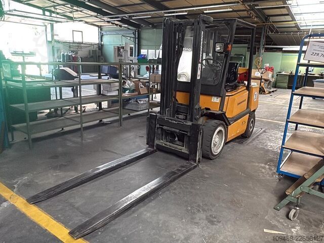 Gaffeltruck/ Jungheinich 3 ton gasdriven truck Jungheinrich TFG 30 /316 ZT - Gasstapler