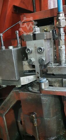Dispozitiv combinat de ascuțit vârfuri și rulat filete National Machinery FXTC