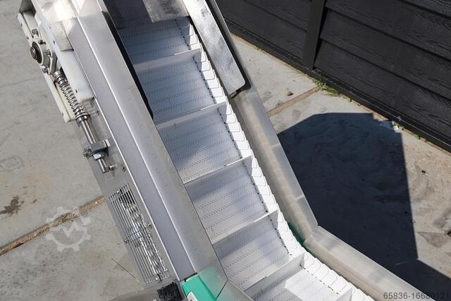 STC betápláló szállítószalag STC In-feed conveyor belt