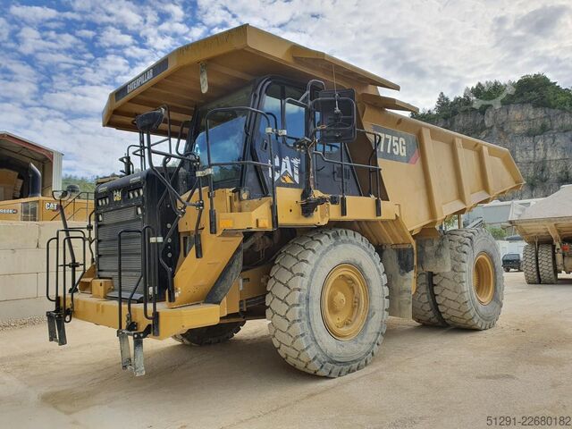 Sklápěč Caterpillar 775G
