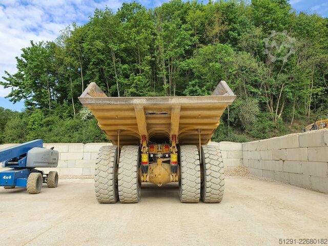 Sklápěč Caterpillar 775G