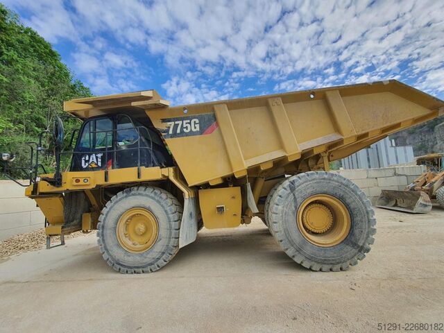 Sklápěč Caterpillar 775G