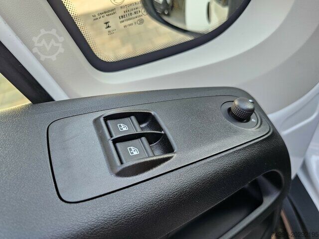 Pick-up van Fiat Ducato 140 DOKA Pritsche 2,9 Meter Klima DAB