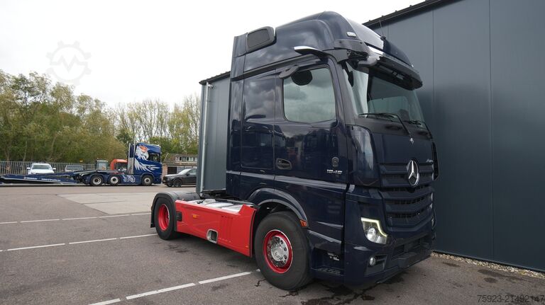 Standart-SZM Mercedes-Benz Actros 1945 GigaSpace tractor unit