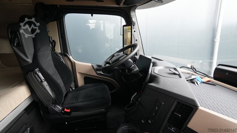 Standart-SZM Mercedes-Benz Actros 1945 GigaSpace tractor unit