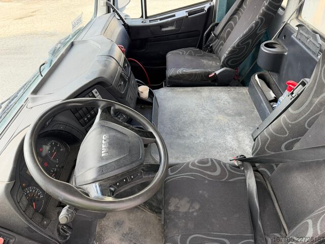 Caminhão betoneira IVECO TRAKKER 400