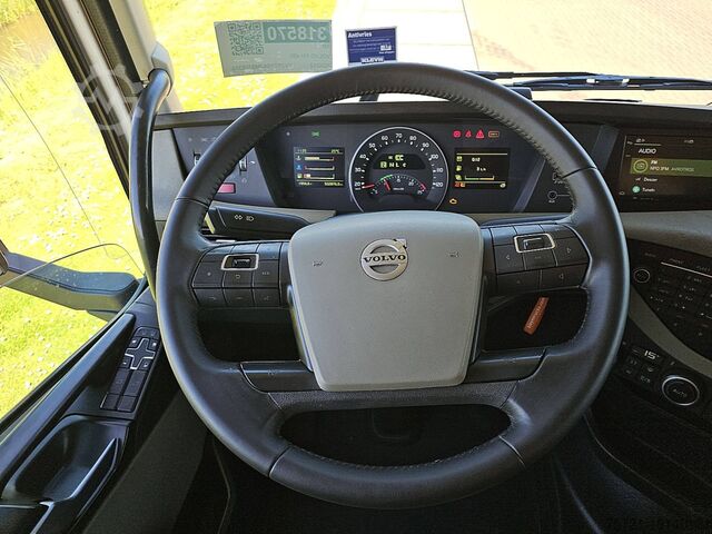 Standaard trekker VOLVO FH 460 I-SAVE SKIRTS 2XTANK