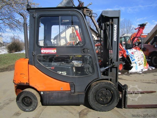 περονοφόρο ανυψωτικό πετρελαίου Doosan D25S-5 - Triplex-FH 4,8m + Seitenschieber