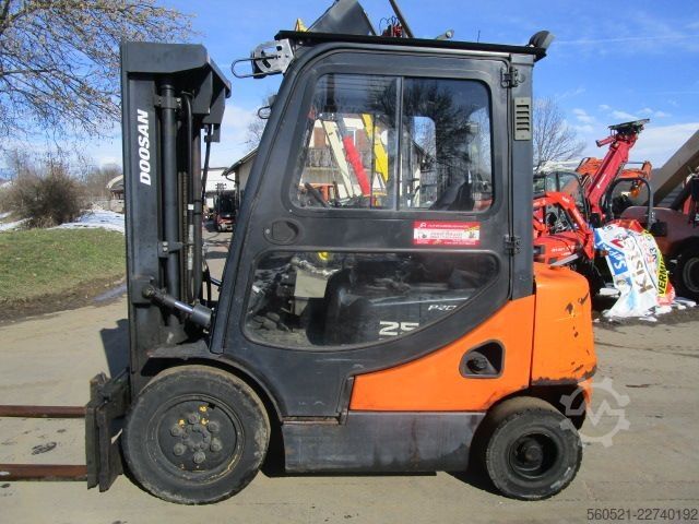 περονοφόρο ανυψωτικό πετρελαίου Doosan D25S-5 - Triplex-FH 4,8m + Seitenschieber