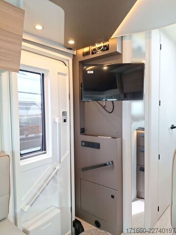 Halvintegreret autocamper BÜRSTNER B66 TD 690 *Hubbett*Lithium*TV/SAT